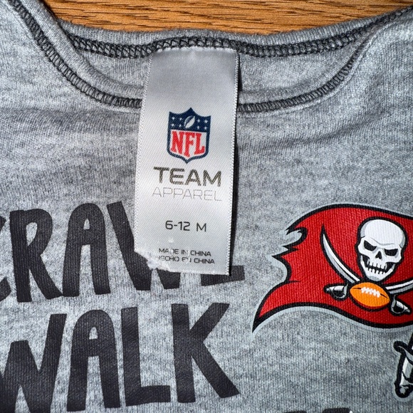 Tampa Bay buccaneers onesie bundle - Picture 5 of 5